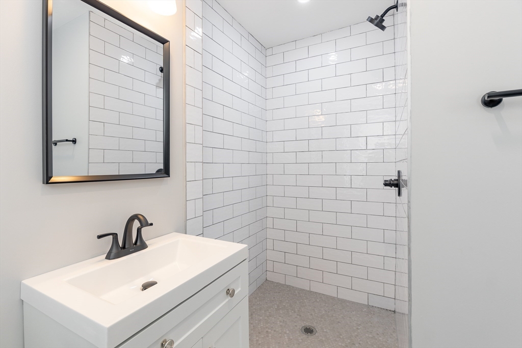 628 East 6th Street, Unit 2 Boston, MA 02127 - Photo 3 of 13