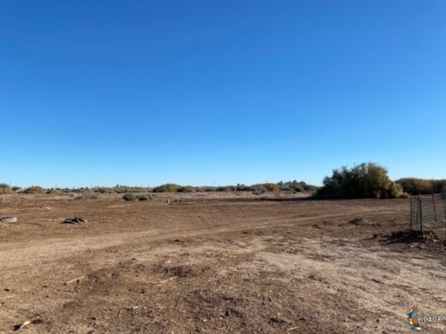 1820 Derrick Road El Centro, CA 92243 - Photo 16 of 31 Gallery Image 16