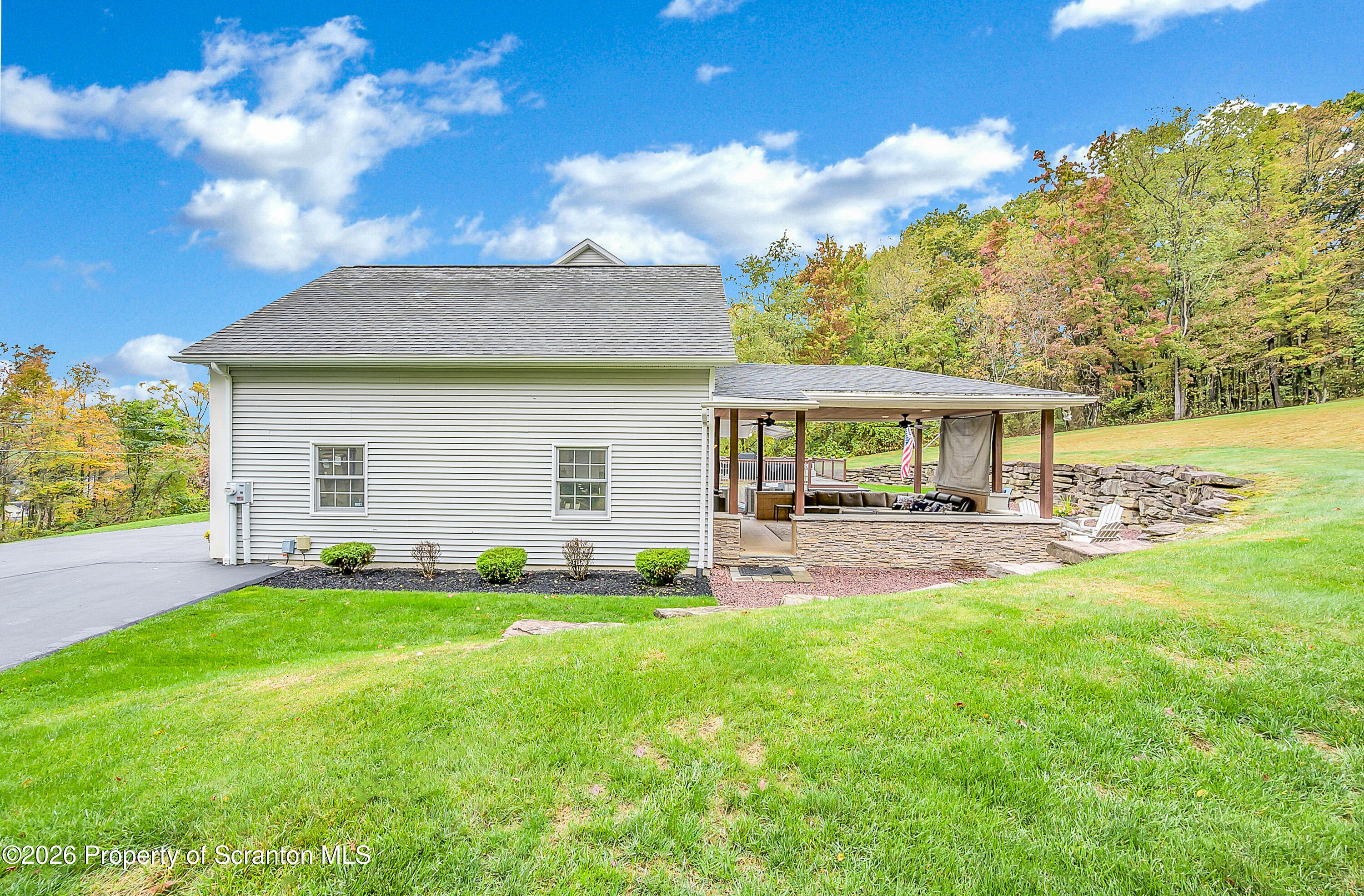 618 Goldbutton Street Archbald, PA 18403 - Photo 59 of 73 Side