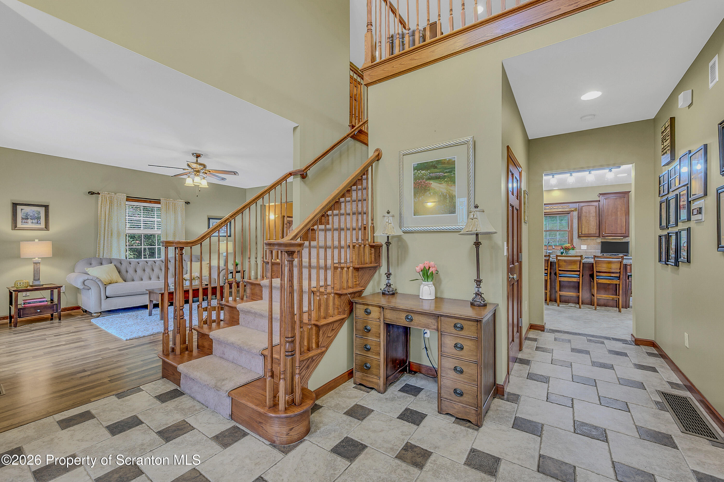 618 Goldbutton Street Archbald, PA 18403 - Photo 8 of 73 Foyer