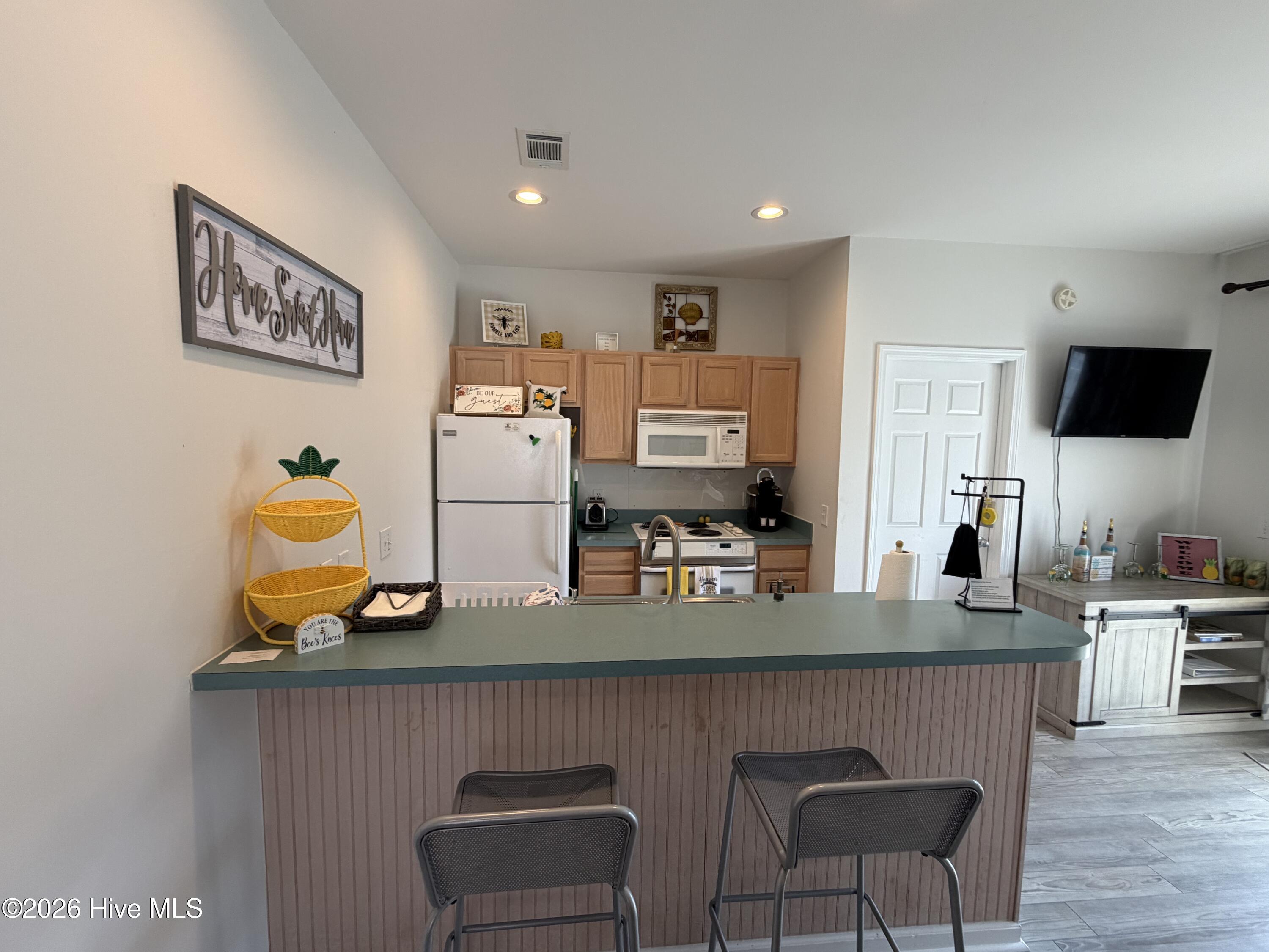 225 Royal Poste Road, Unit 2604 Sunset Beach, NC 28468 - Photo 6 of 17 IMG_5007
