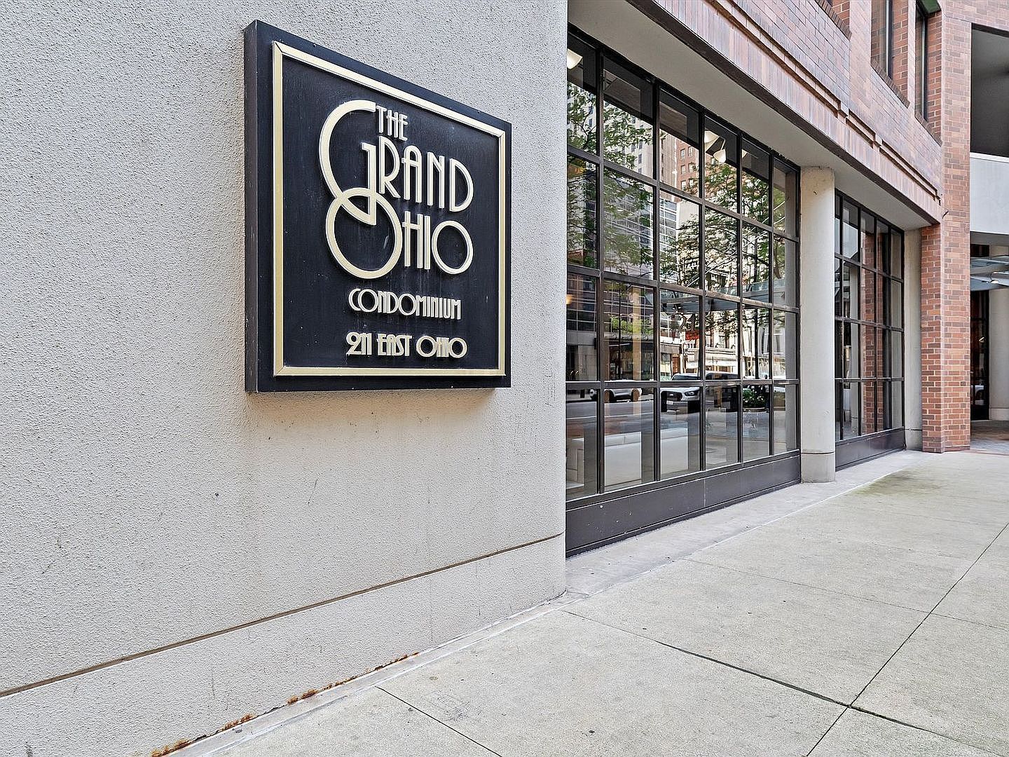 211 East Ohio Street, Unit 307 Chicago, IL 60611 - Photo 2 of 24