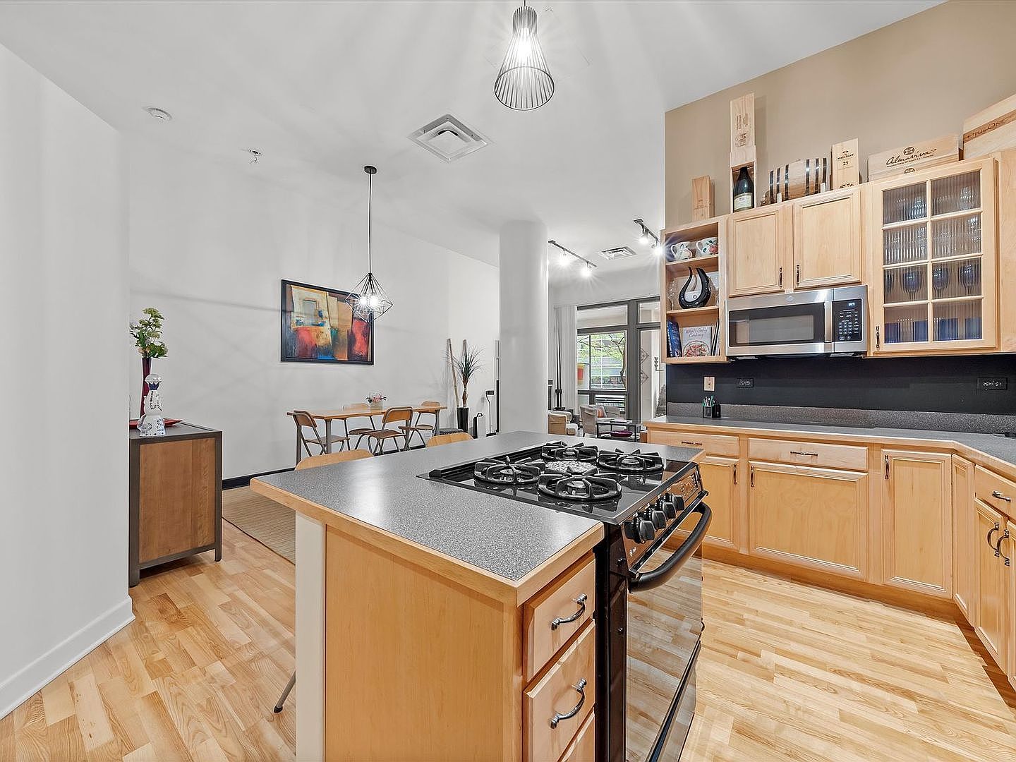 211 East Ohio Street, Unit 307 Chicago, IL 60611 - Photo 4 of 24
