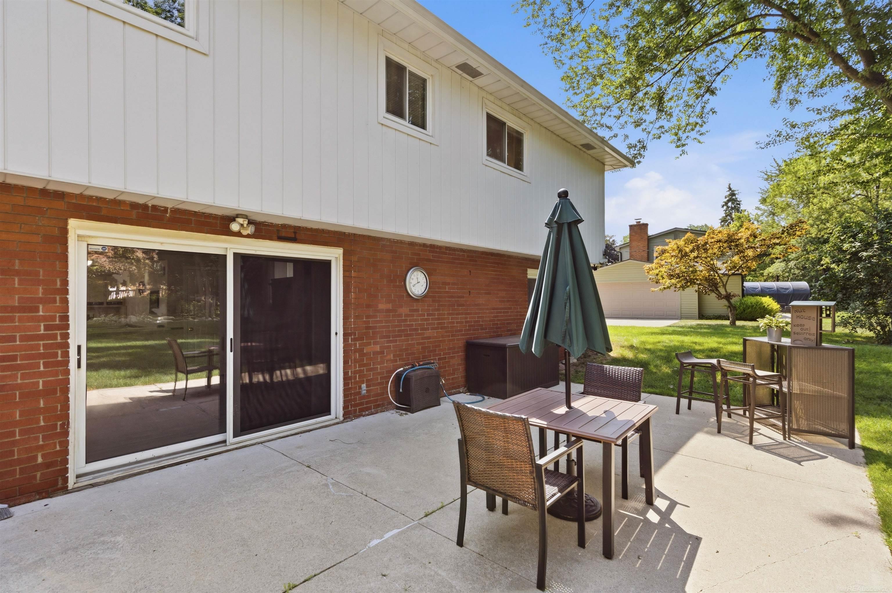 28239 Brandywine Road Farmington, MI 48334 - Photo 28 of 28 50215474-f9050cc4-903e-4183-ac3d-1671ac9f006c.JPG