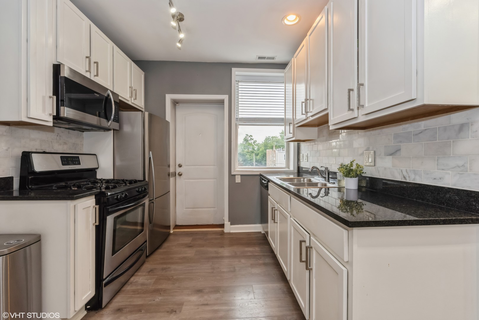 1746 West Rascher Avenue, Unit 3 Chicago, IL 60640 - Photo 3 of 13