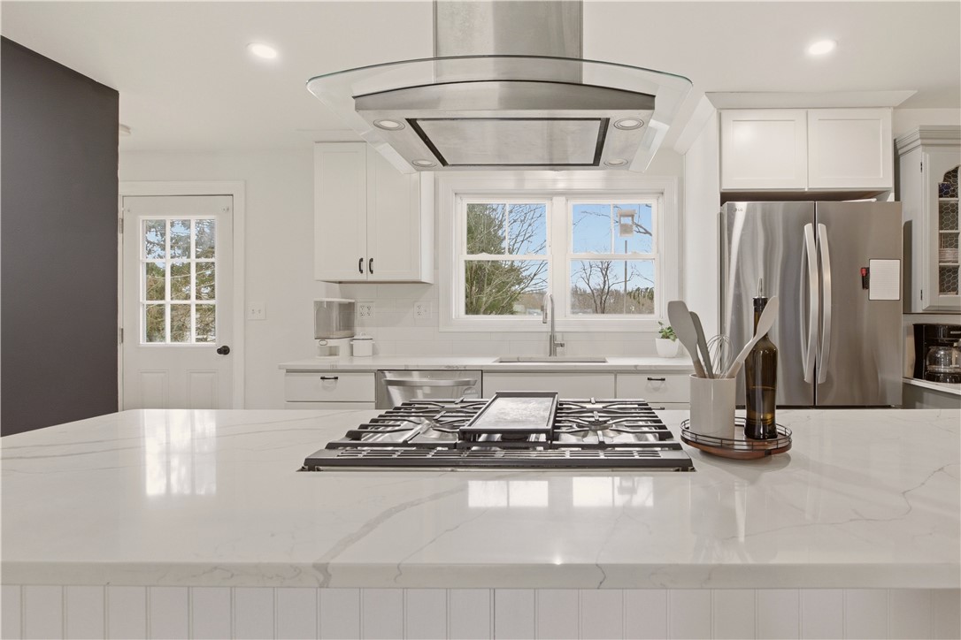 739 E Road Tiverton, RI 02878 - Photo 13 of 41