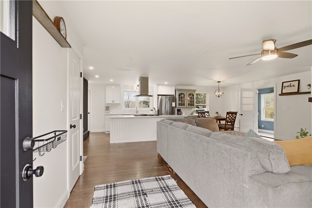 739 E Road Tiverton, RI 02878 - Photo 4 of 41