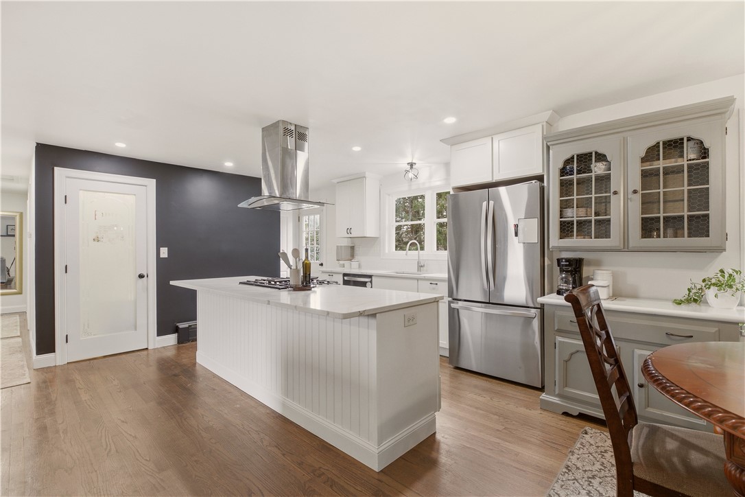 739 E Road Tiverton, RI 02878 - Photo 10 of 41