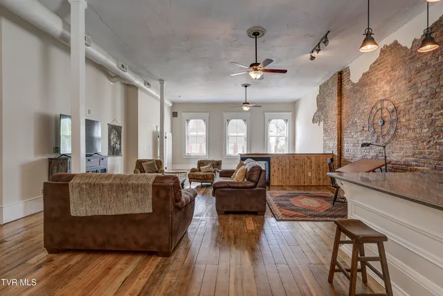 $685,000 | 109 East Main Street, Unit STE 301, Jonesborough, TN 37659