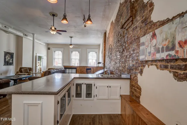 $685,000 | 109 East Main Street, Unit STE 301, Jonesborough, TN 37659