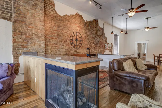 $685,000 | 109 East Main Street, Unit STE 301, Jonesborough, TN 37659