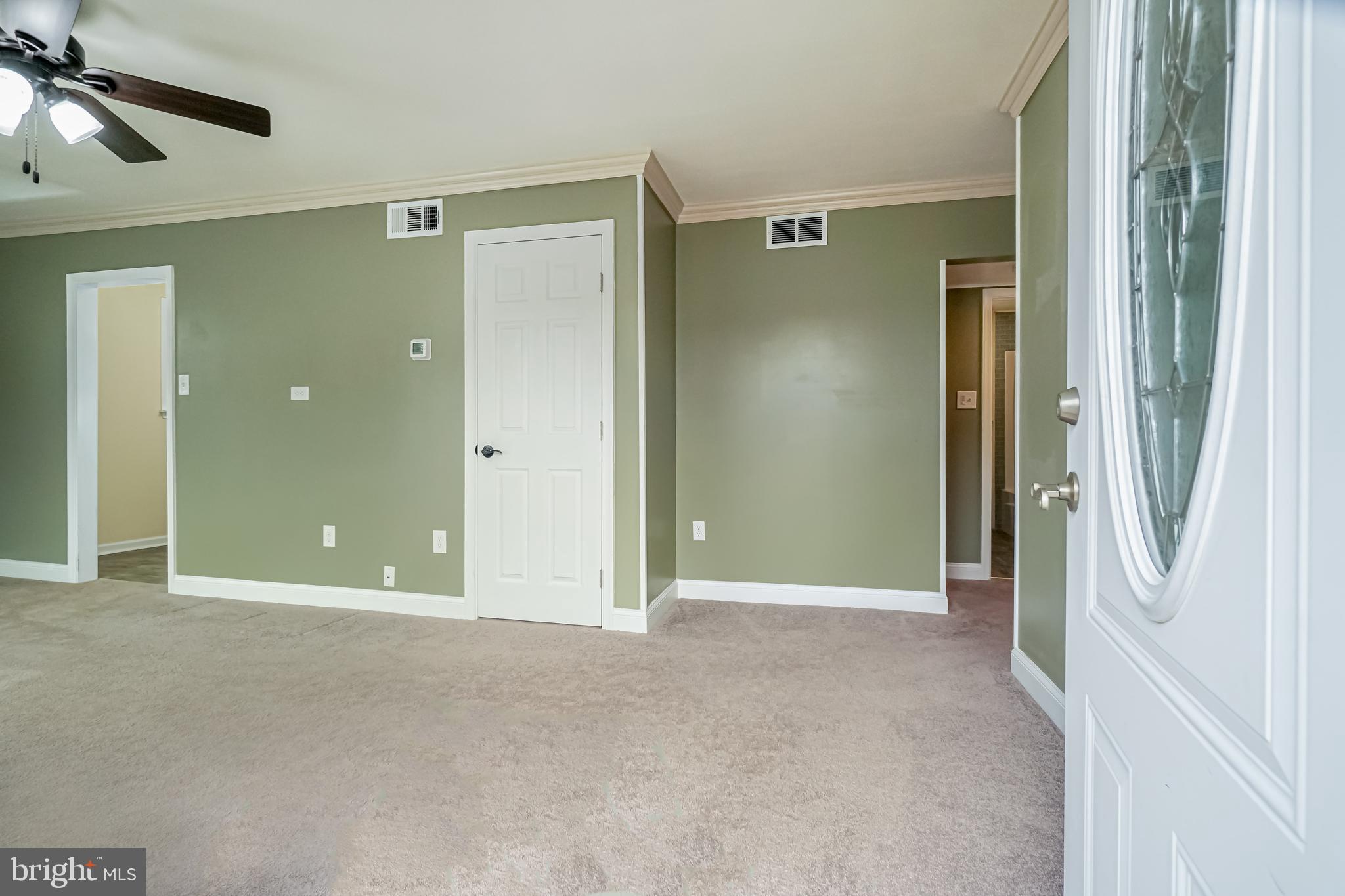 9 Thelm Road New Castle, DE 19720 - Photo 2 of 15 Gallery Image 2