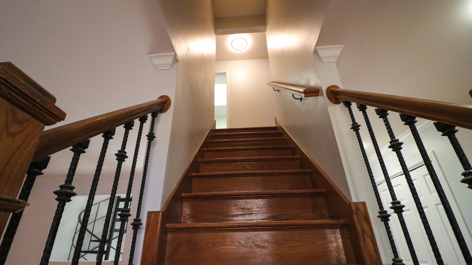 2702 1st Private Road Flossmoor, IL 60422 - Photo 3 of 36 Gallery Image 3