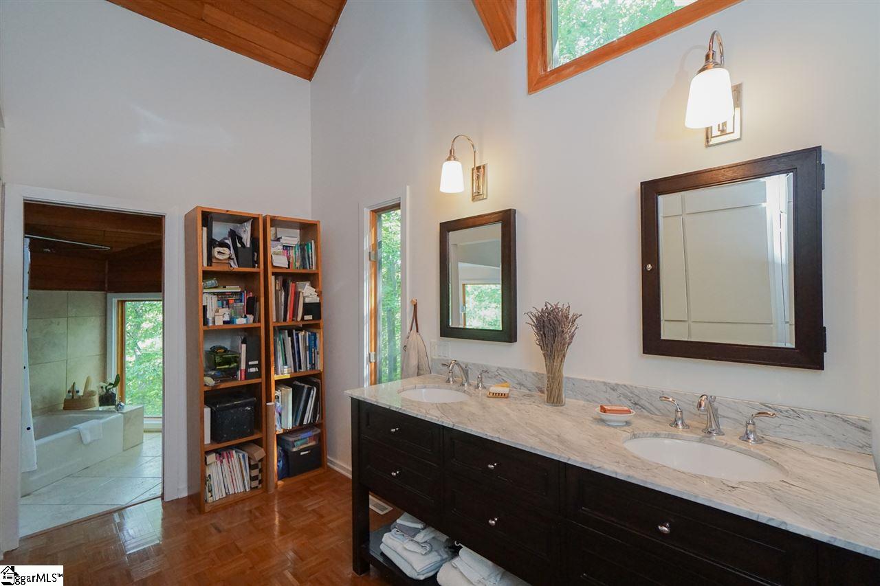 18 River Ridge Road Marietta, SC 29661 - Photo 10 of 35