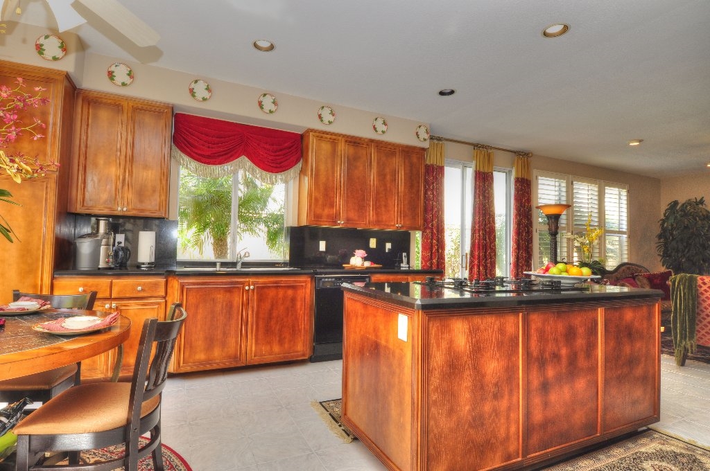 4899 Riding Ridge Road San Diego, CA 92130 - Photo 16 of 25