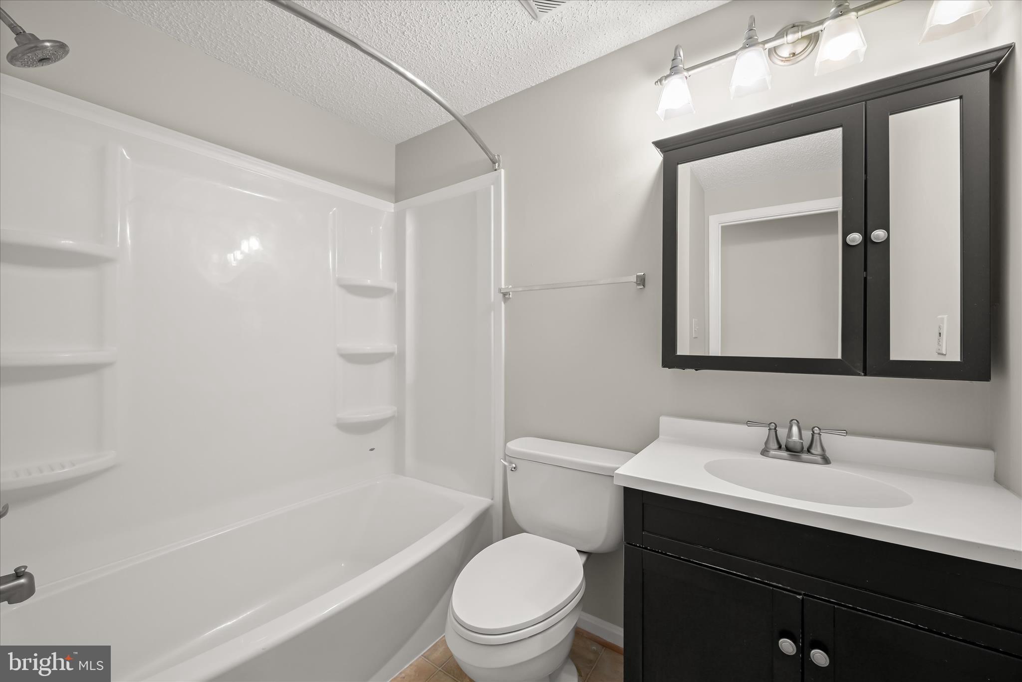 804 Chadwick Circle Frederick, MD 21701 - Photo 16 of 36 Bathroom