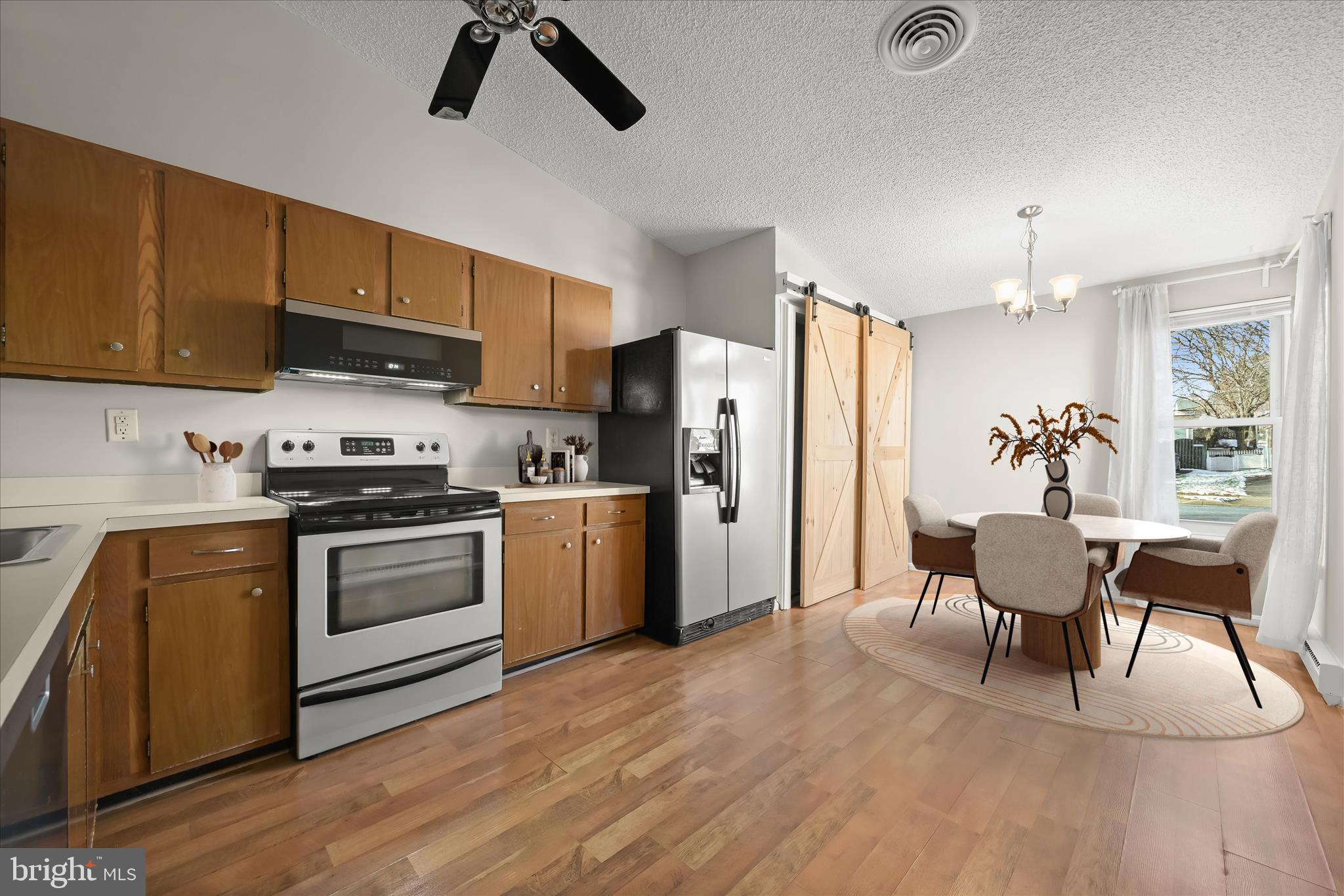 804 Chadwick Circle Frederick, MD 21701 - Photo 4 of 36 Eat-in Kitchen - Virtually Staged