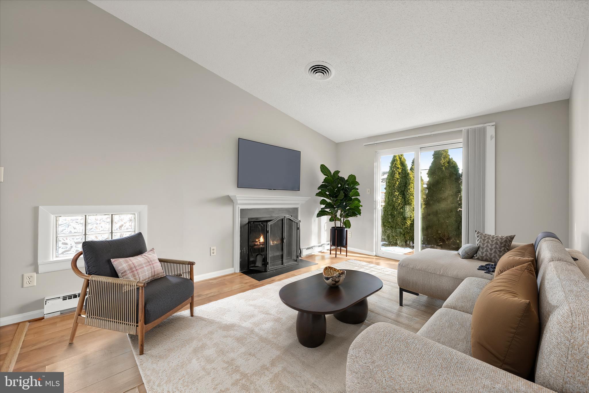 804 Chadwick Circle Frederick, MD 21701 - Photo 9 of 36 Living Room - Virtually Staged