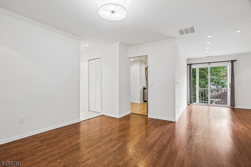 44 Jamestown Road Bernards, NJ 07920 - Photo 5 of 23 Gallery Image 5