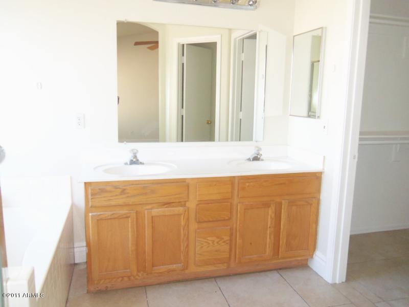8008 West Rancho Drive Glendale, AZ 85303 - Photo 11 of 21 MASTER BATHROOM