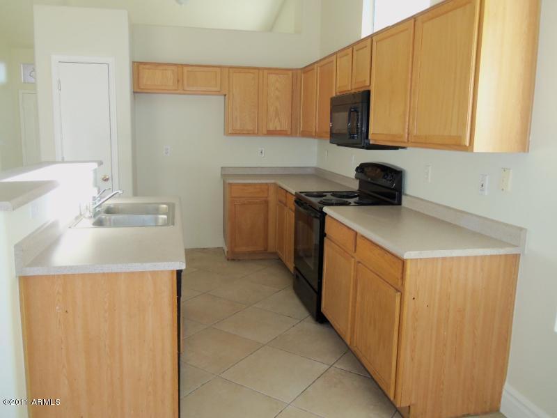 8008 West Rancho Drive Glendale, AZ 85303 - Photo 2 of 21 KITCHEN