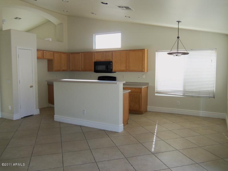 8008 West Rancho Drive Glendale, AZ 85303 - Photo 3 of 21 KITCHEN