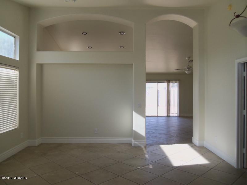 8008 West Rancho Drive Glendale, AZ 85303 - Photo 7 of 21 FORMAL DINING AREA