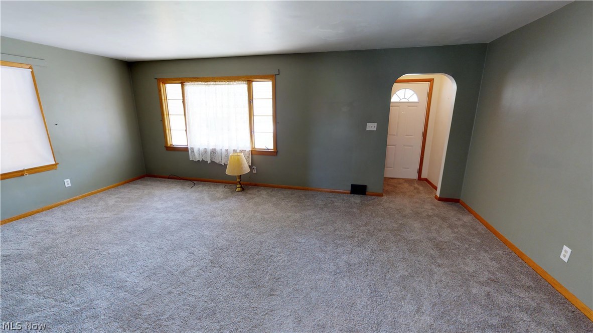 2824 East South Range Road New Springfield, OH 44443 - Photo 5 of 34