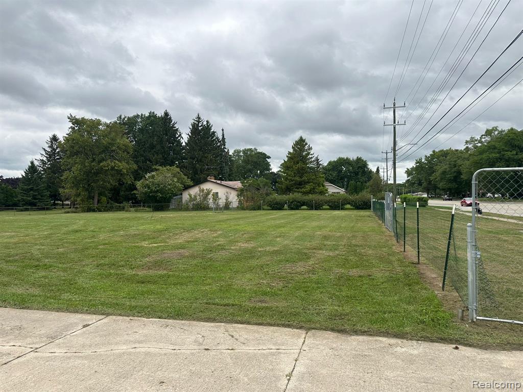 27365 Ryan Road Warren, MI 48092 - Photo 1 of 5