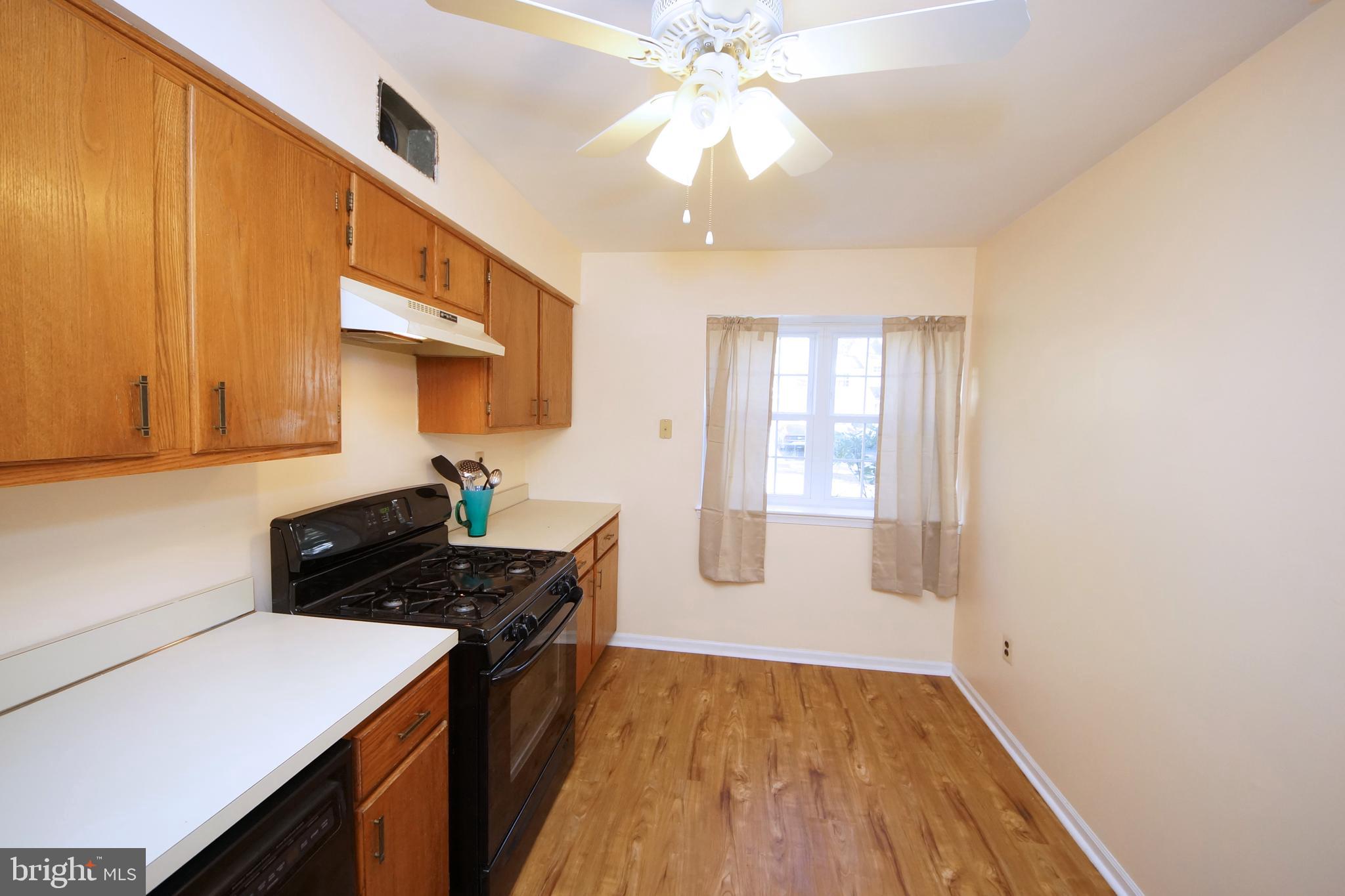 43 Geraldine Road East Windsor, NJ 08520 - Photo 12 of 28 Gallery Image 12