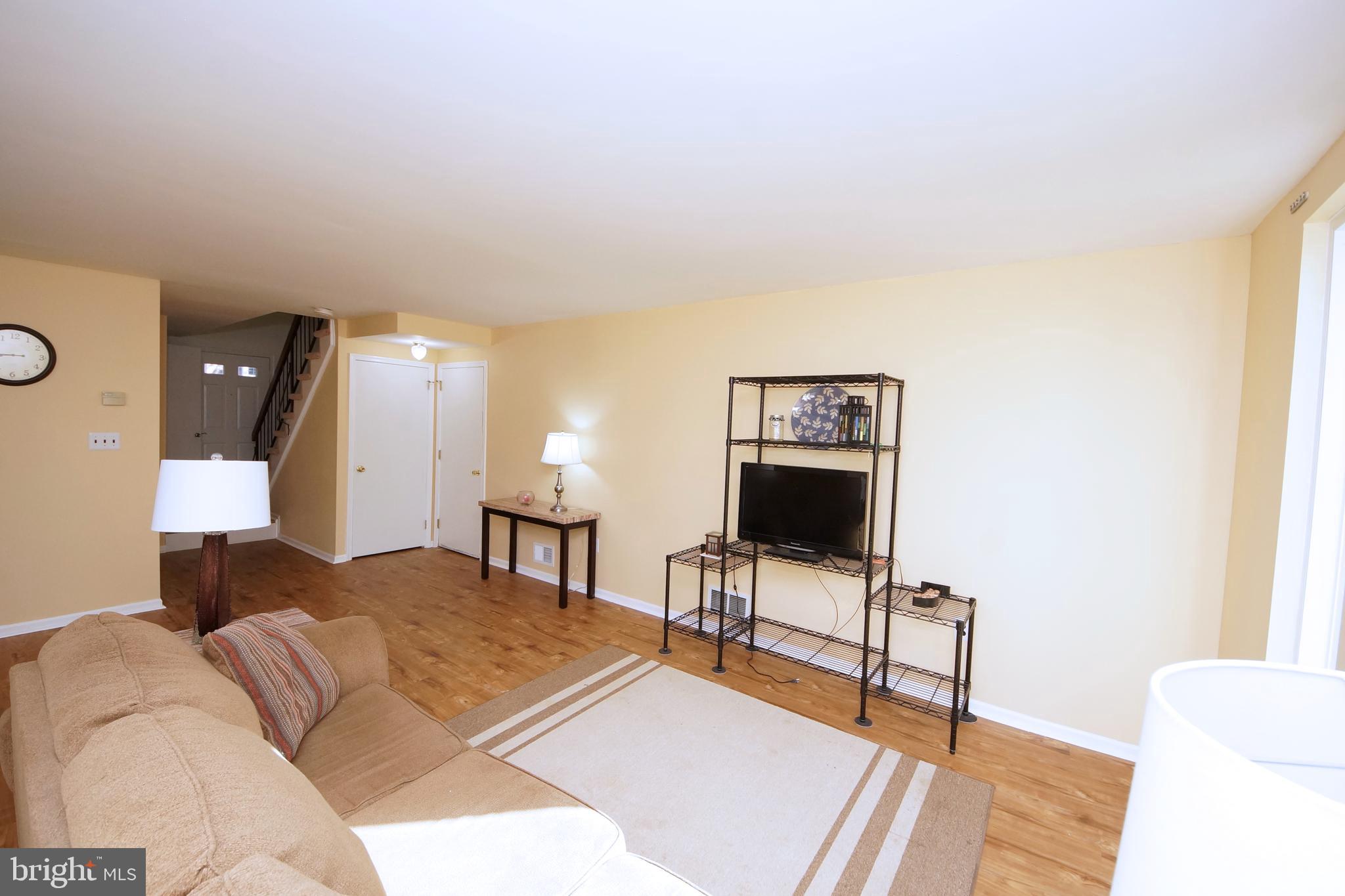 43 Geraldine Road East Windsor, NJ 08520 - Photo 4 of 28 Gallery Image 4