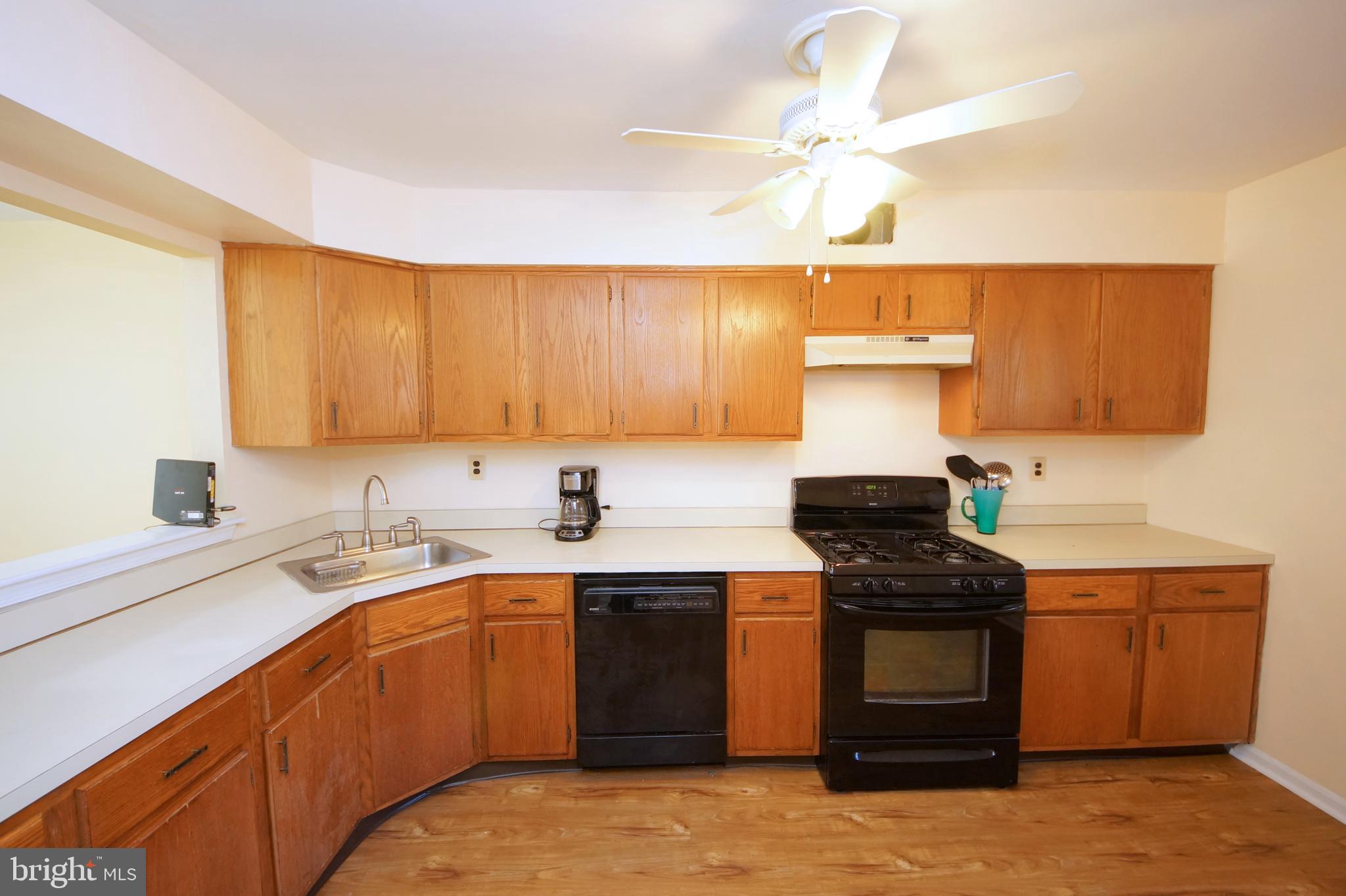 43 Geraldine Road East Windsor, NJ 08520 - Photo 9 of 28 Gallery Image 9