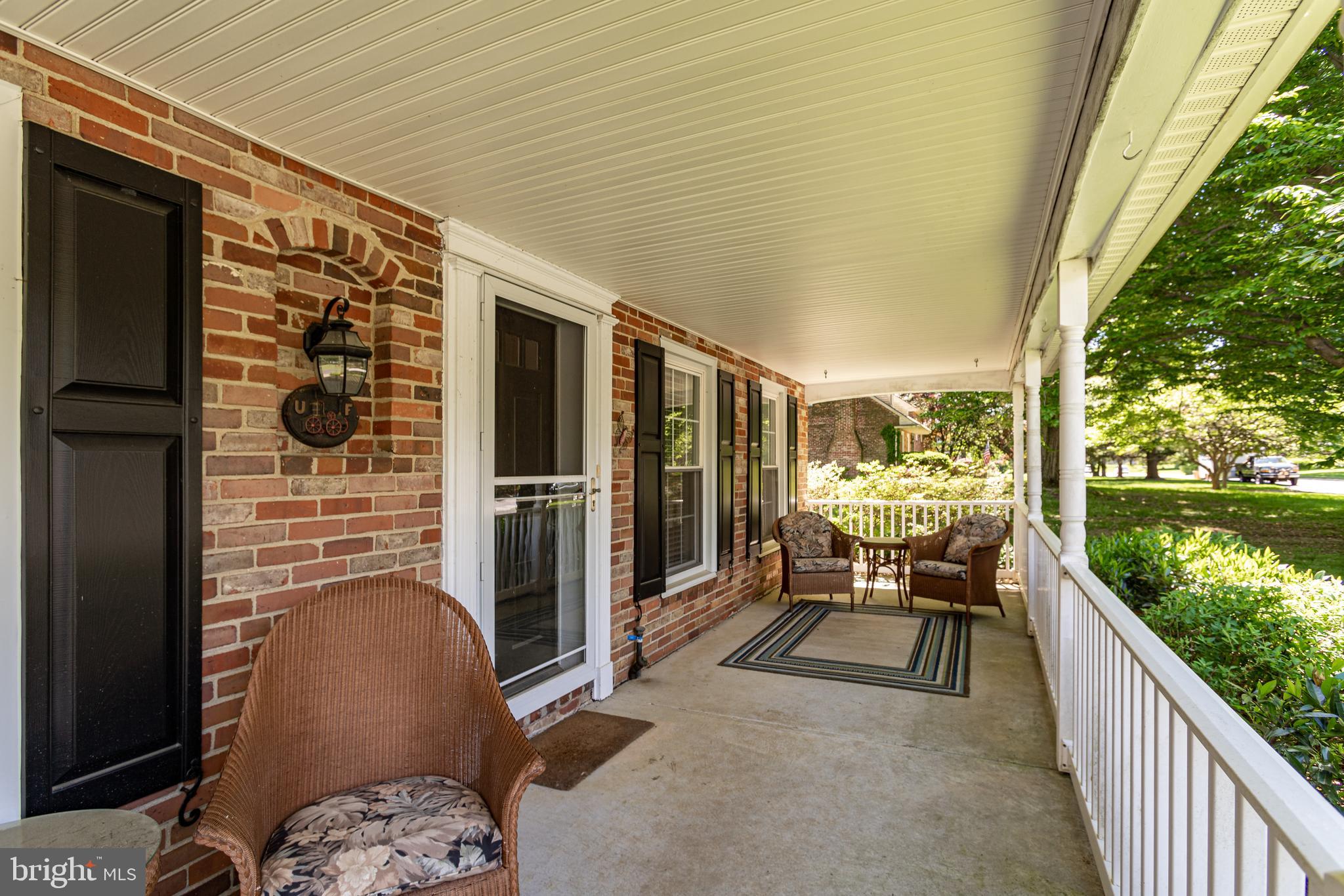 22 Pickwick Lane Malvern, PA 19355 - Photo 3 of 33