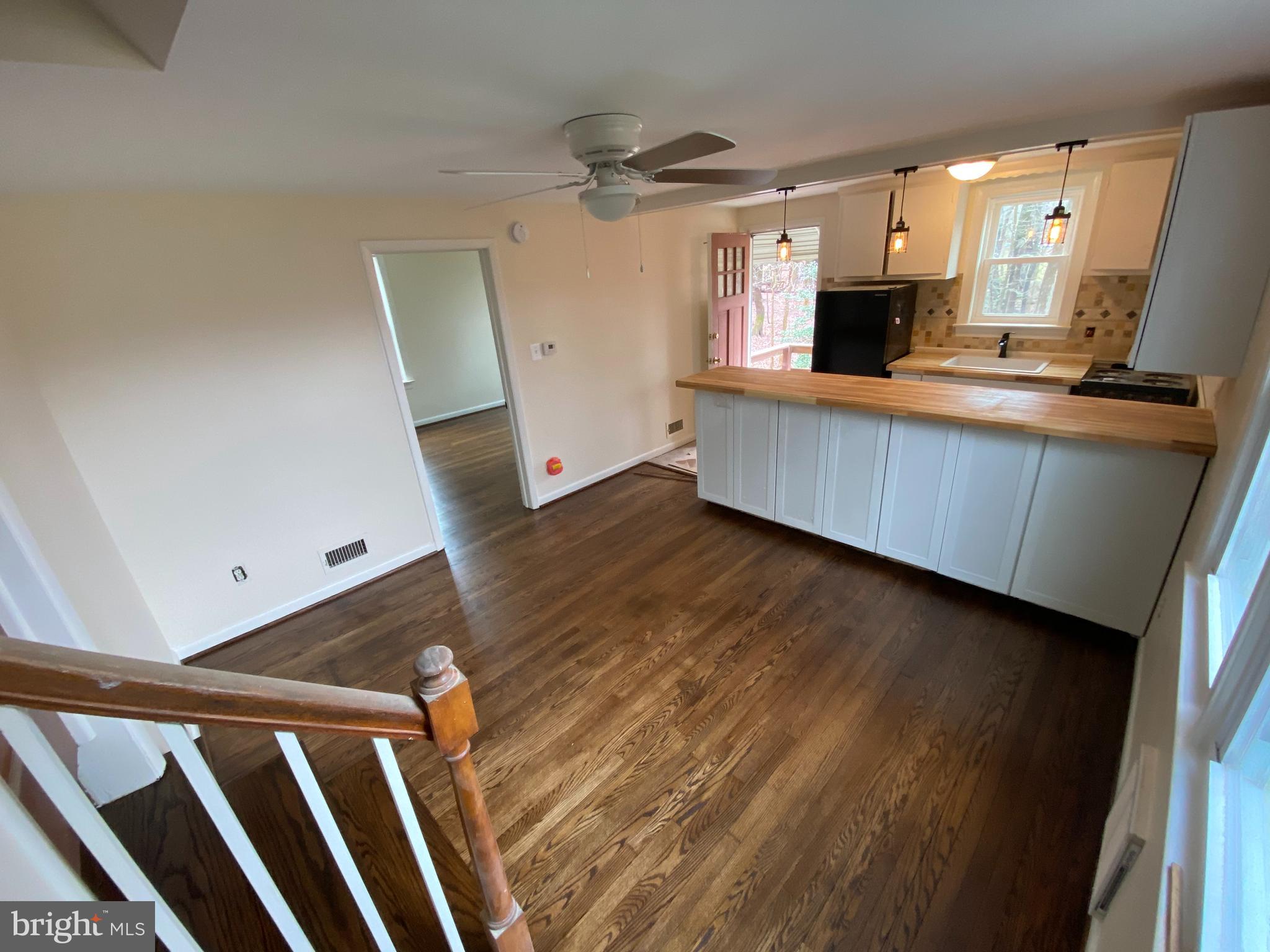 6650 Montgomery Road Elkridge, MD 21075 - Photo 5 of 32 Living / Kit Combo