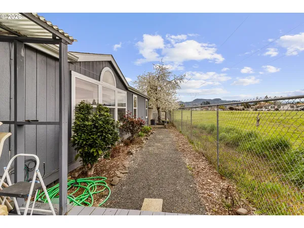 $199,999 | 658 South 57th Street, Unit 14, Springfield, OR 97478