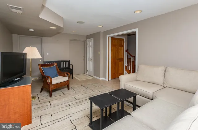 $3,900 | 107 Haldeman Street, Media, PA 19063