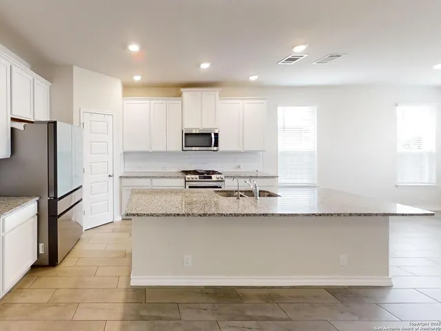 $2,600 | 602 Steele Shallows, Cibolo, TX 78108