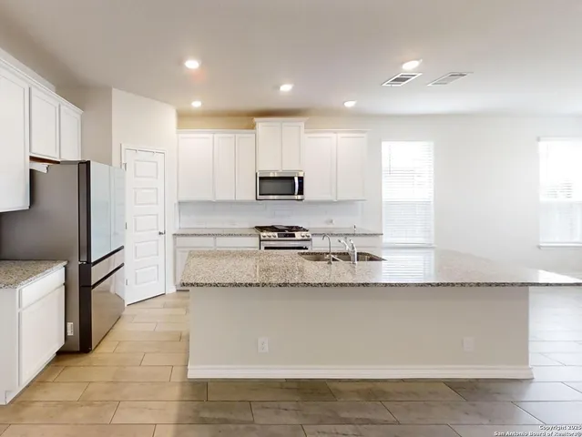 $2,600 | 602 Steele Shallows, Cibolo, TX 78108