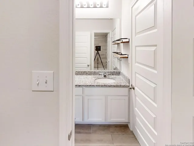 $2,600 | 602 Steele Shallows, Cibolo, TX 78108