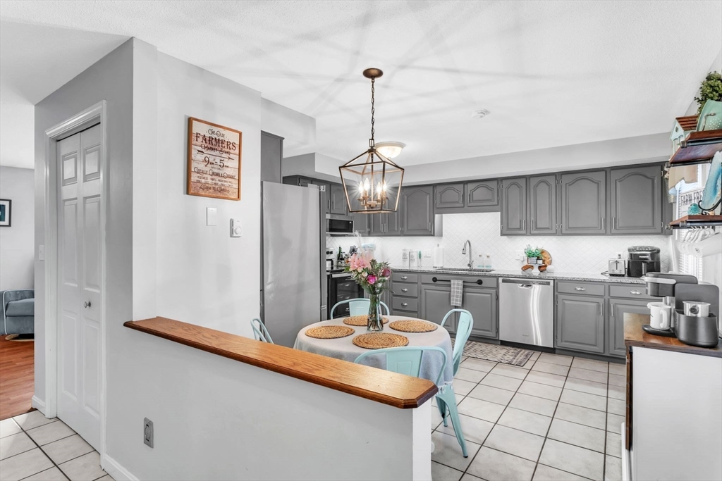 287 Fuller Road, Unit 287 Chicopee, MA 01020 - Photo 4 of 26 Gallery Image 4