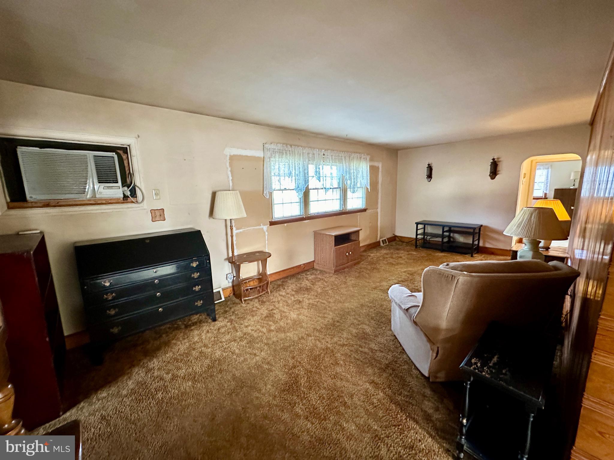 68 Saxton Road Dover, DE 19901 - Photo 9 of 28 LIVING ROOM