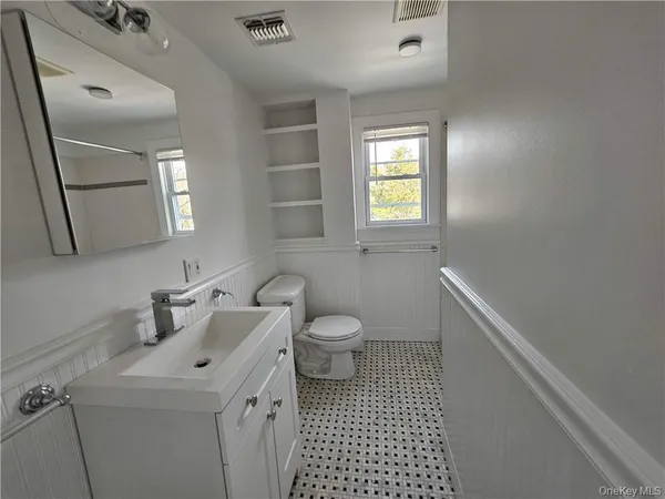 $2,395 | 95 Highway 59, Unit 2, Nyack, NY 10960