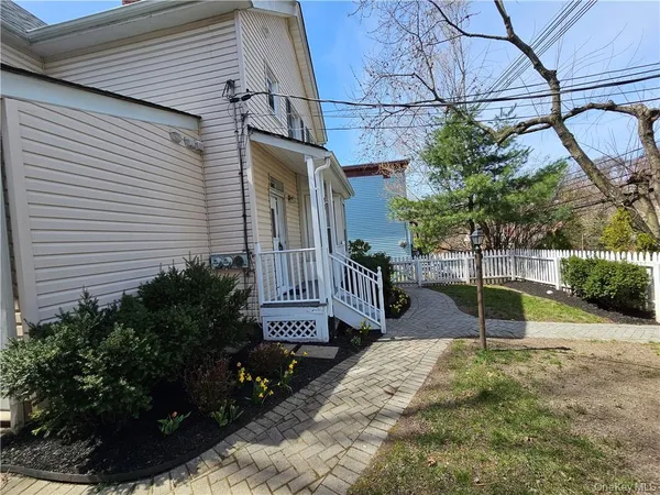 $2,395 | 95 Highway 59, Unit 2, Nyack, NY 10960