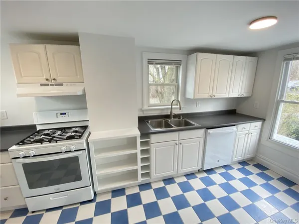 $2,395 | 95 Highway 59, Unit 2, Nyack, NY 10960