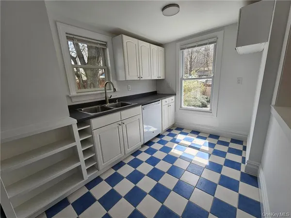 $2,395 | 95 Highway 59, Unit 2, Nyack, NY 10960