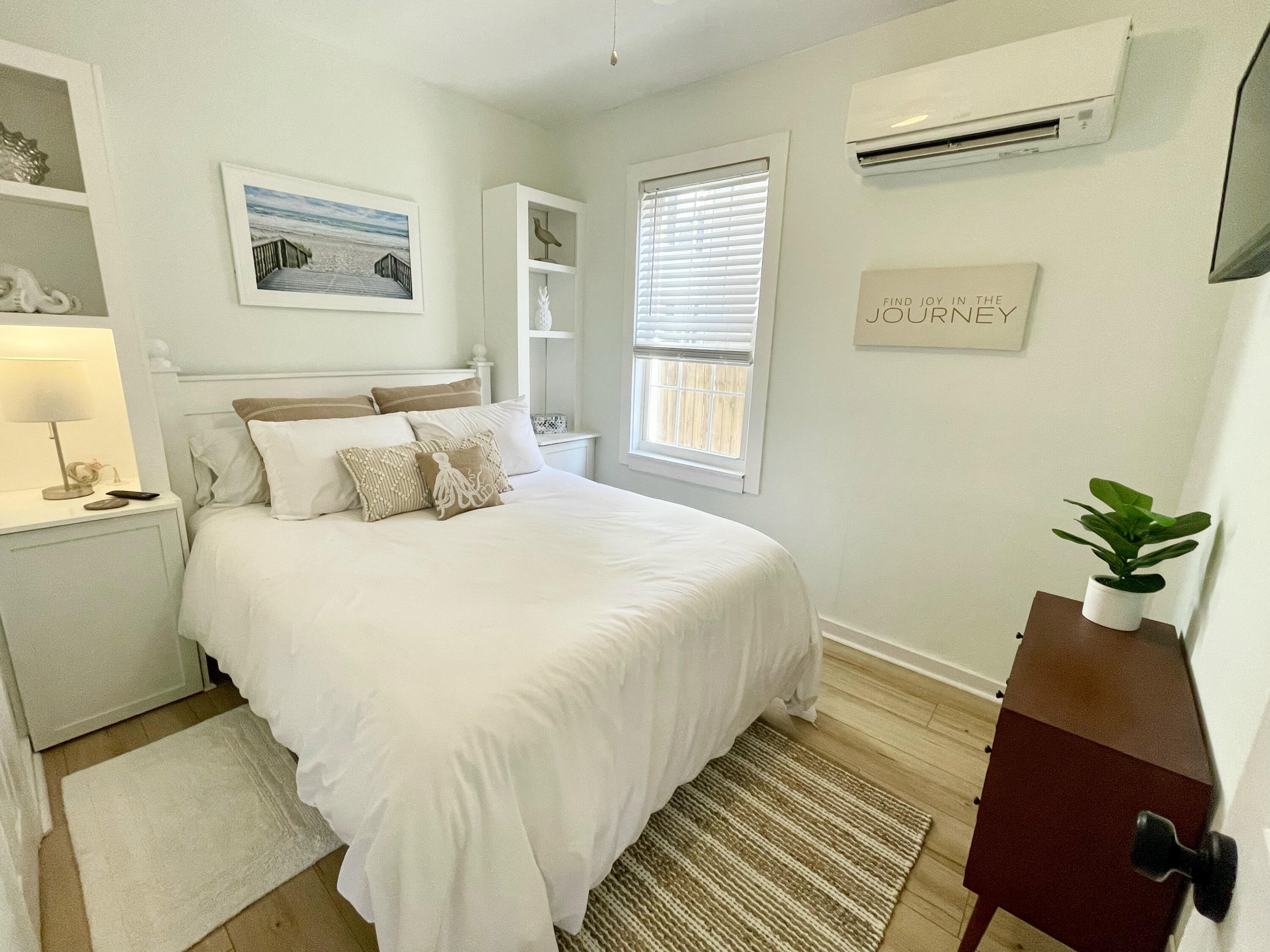 122 Congress Street, Unit A & B Charleston, SC 29403 - Photo 16 of 41 Queen bed 2