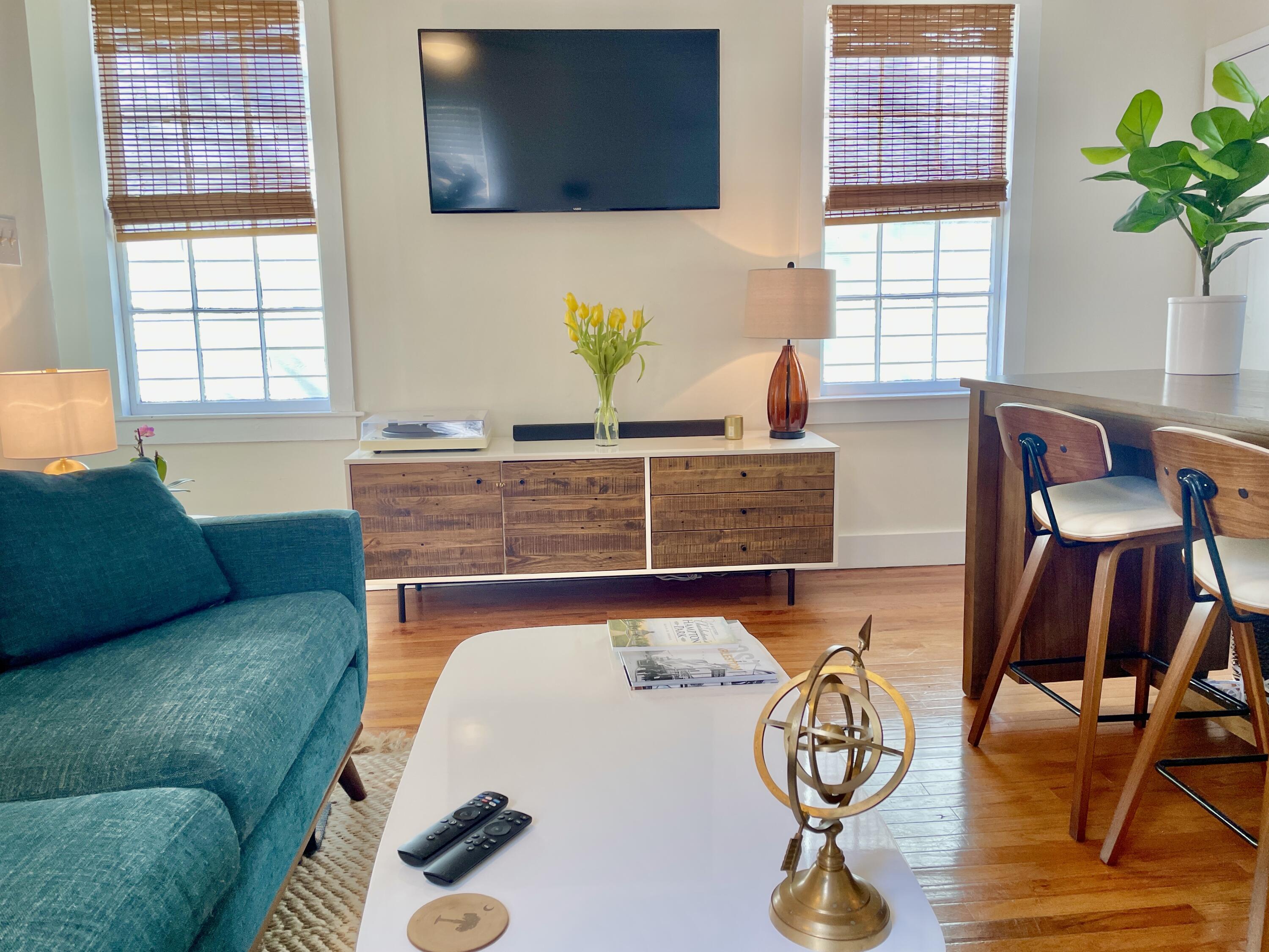 122 Congress Street, Unit A & B Charleston, SC 29403 - Photo 23 of 41 LIVING RM 3