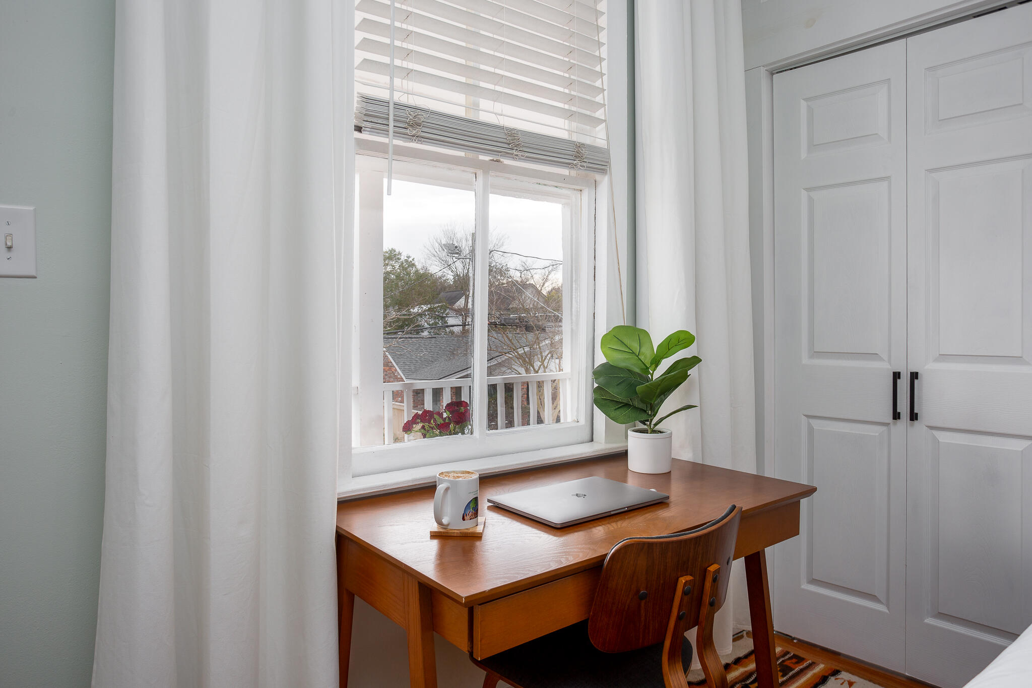 122 Congress Street, Unit A & B Charleston, SC 29403 - Photo 30 of 41 Queen Bed 3 DESK
