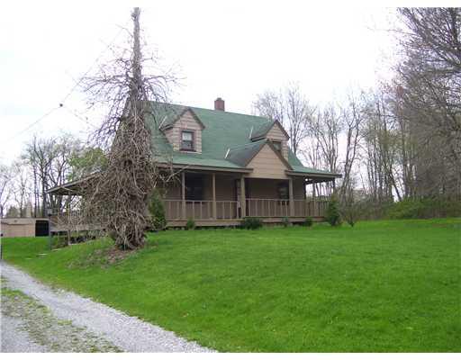 2304 Graceland Road New Castle, PA 16105 - Photo 1 of 1 Exterior Front.