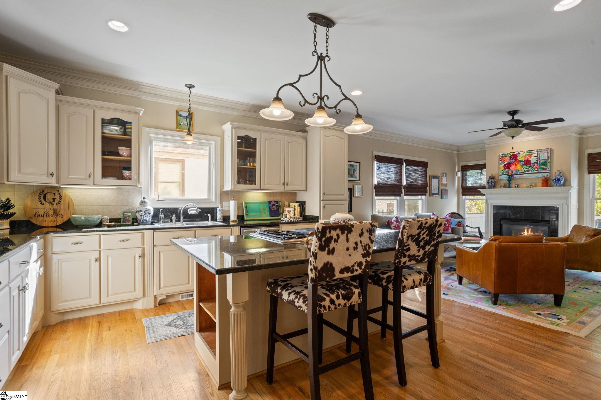 21 Kershaw Court Greenville, SC 29607 - Photo 12 of 48